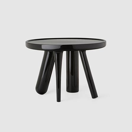 Stylish round table, perfect for compact spaces & cozy corner setups