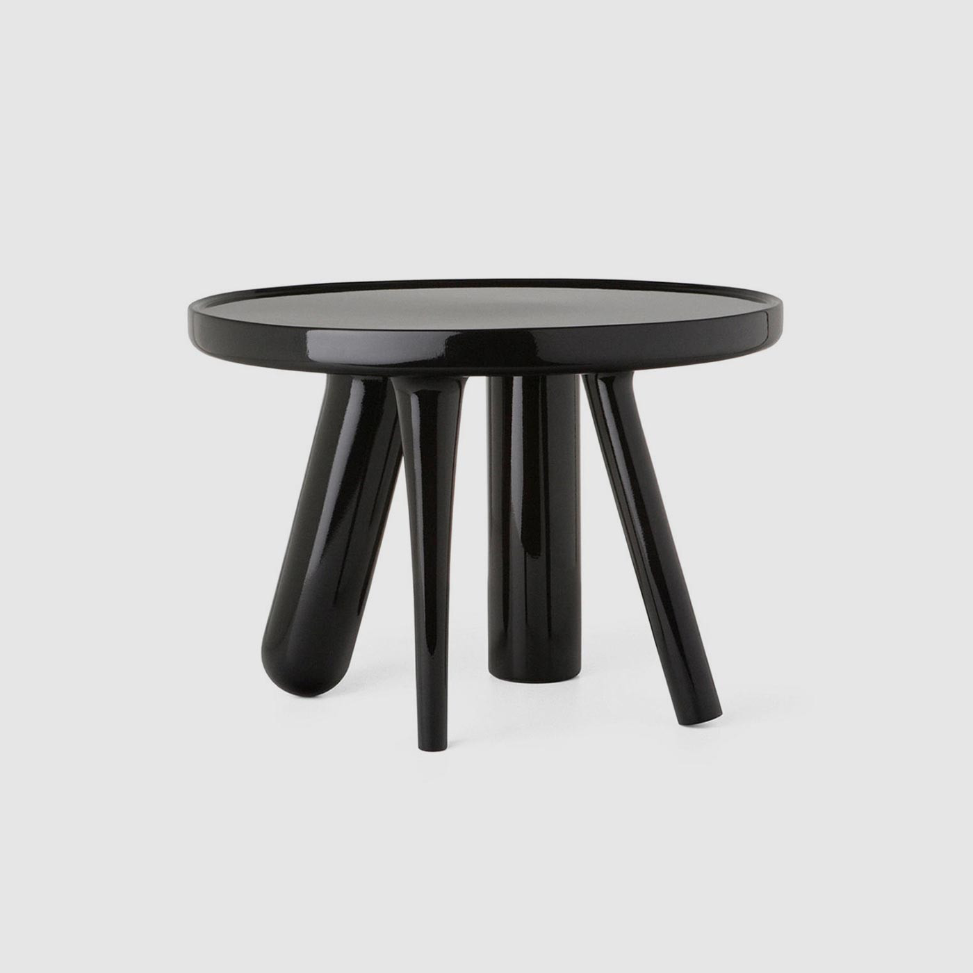 Stylish round table, perfect for compact spaces & cozy corner setups