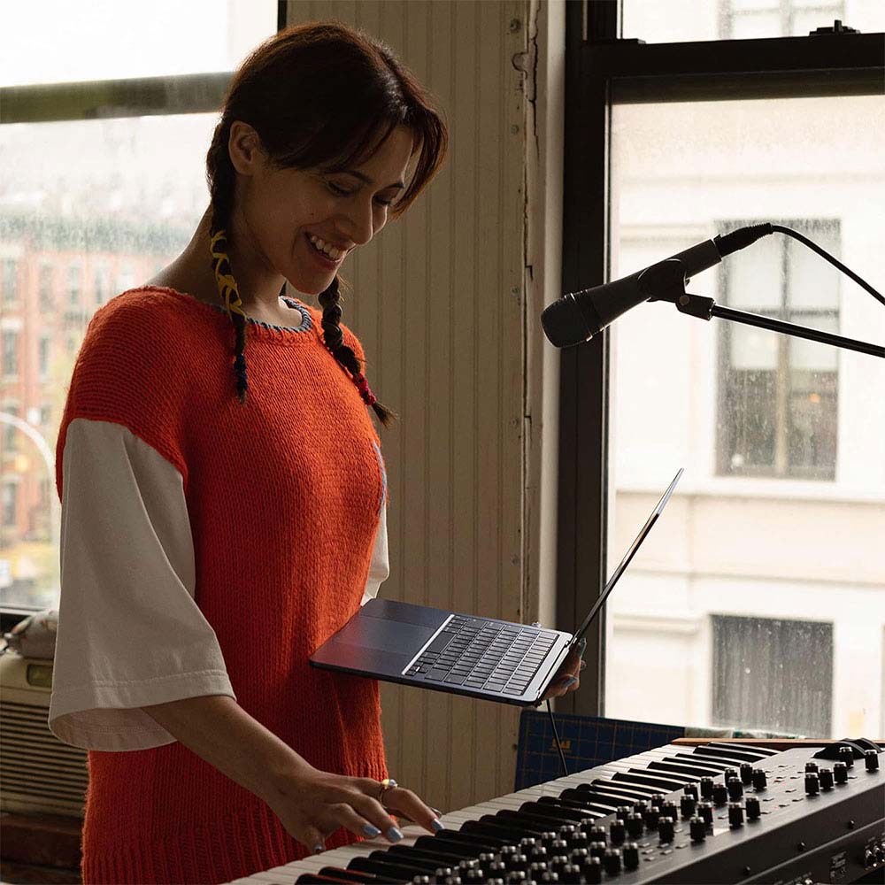 Apple MacBook Air - Image 3