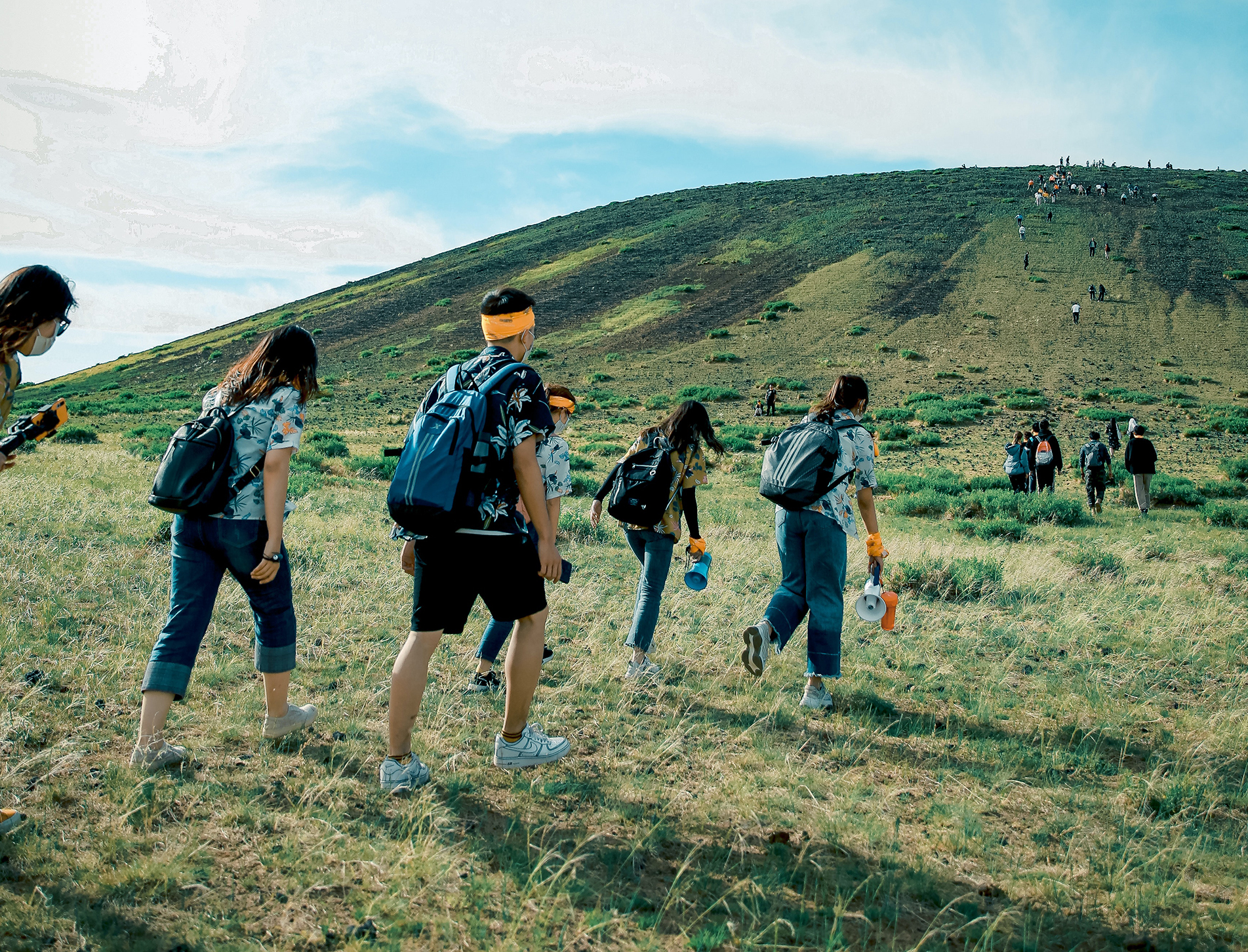 make friends on Canoe trekking simply with bag in the bag make friends on Canoe trekking simply with bag in the bag